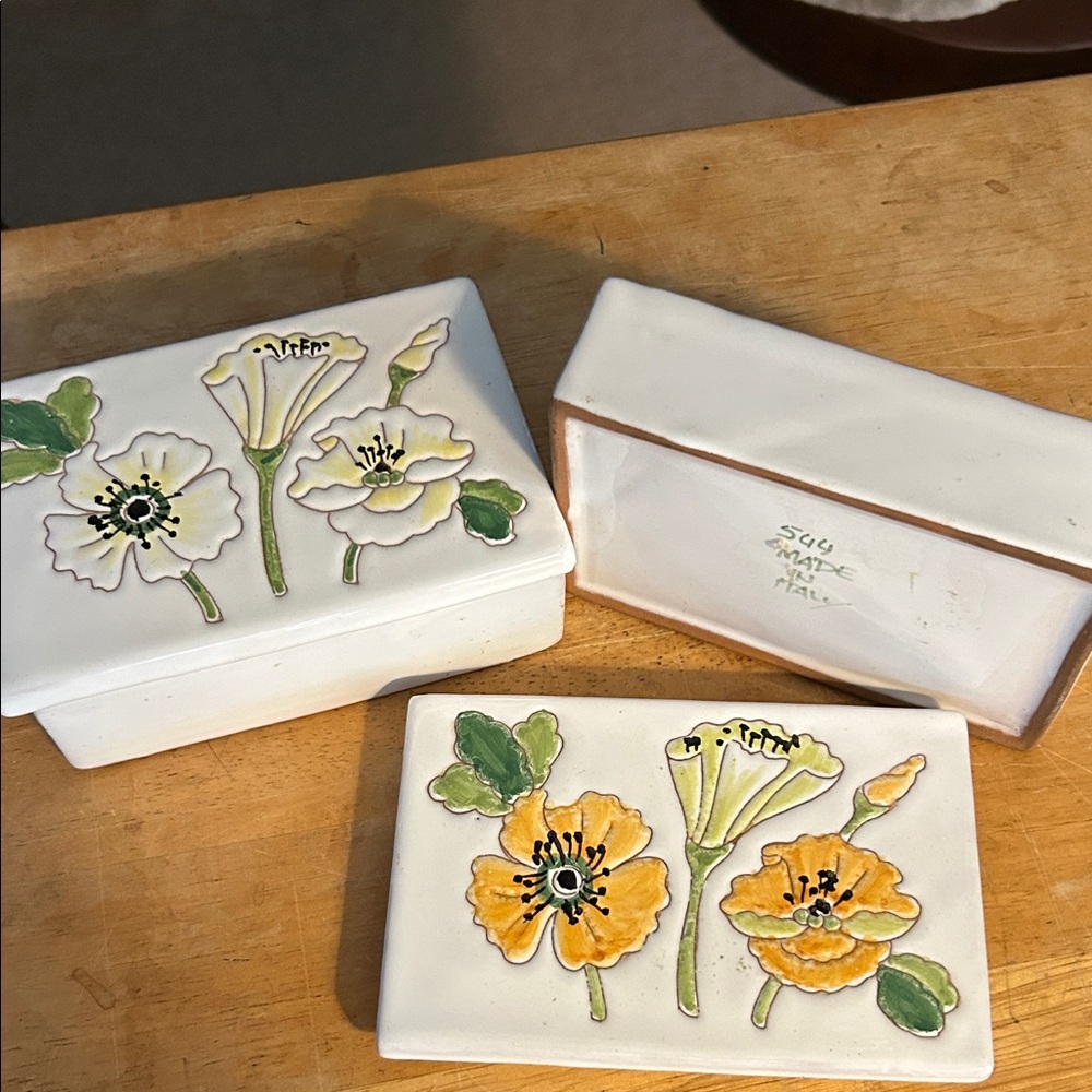 Floral Ceramic Trinket Boxes with Yellow and White Poppy Design